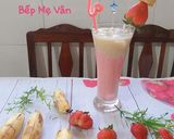 Hình bước làm 3 của món Sinh tố chuối dâu tây