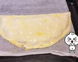 Foto del paso 4 de la receta: Empanada de atún y aceitunas con Nata y huevo tipo quiquet