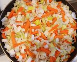 Une image de l'étape 2 de Nouilles sautées faciles.