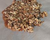 Foto del paso 3 de la receta: Mega tarta de nueces caramelizadas y crema