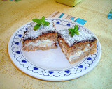 Foto del paso 9 de la receta: Pastel de salvado fácil  con crema de queso  y glaseado de chocolate negro y coco rallado