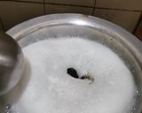 A picture of step 2 of Karak Elaichi Chae.