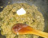 Foto del paso 3 de la receta: Risotto de cebada con tomillo limonero