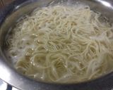 A picture of step 2 of Hakka noodles.