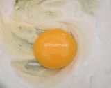 Foto langkah ke 4 dari resep Hurricane Swiss Roll Cake +(tips cara menggulung).