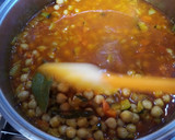 Foto del paso 3 de la receta: Guiso de garbanzos con fideos cabellín