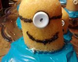A picture of step 10 of Despicable Me: Minion Cupcakes.