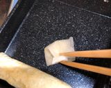 A picture of step 3 of Japanese White and Yellow Egg Roll.