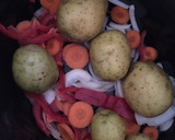 Foto del paso 1 de la receta: Batch cooking en olla de cocción lenta con pollo, patatas, verduras y caldo (base de varios tuppers)