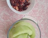 عکس مرحله 1 از دستور بستنی یخی طالبی با تکه های گیلاس