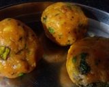A picture of step 4 of Cheese vada.