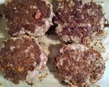 Foto del paso 2 de la receta: Hamburguesas rellenas, papas con cheddar y cebollín, pan casero