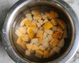 A picture of step 2 of Guava sabji.