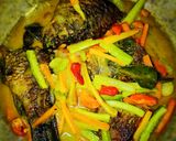 Foto langkah ke 6 dari resep Ikan mas acar kuning.