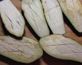Φωτογραφία βήματος 1 της συνταγής Ψητές μελιτζάνες με ντομάτα και σκόρδο