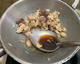 รูปขั้นตอนการทำที่ 2 ของ ไก่กับตับผัดกระเทียมพริกไทย