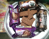சாக்லேட் பிஸ்கட் கேக்(chocolate biscuit cake recipe in tamil) ரெசிபி ஸ்டேப் 1 புகைப்படம்