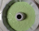Foto langkah ke 5 dari resep Bolu Pandan Panggang.