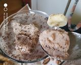 A picture of step 2 of Choco and Banana Shake.