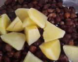 A picture of step 10 of Kathiyawadi choley.