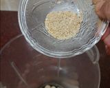 A picture of step 2 of Makhana milk shake.