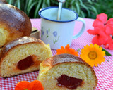 Foto del paso 6 de la receta: Pancitos con harina de maíz rellenos con dulce de membrillo💜