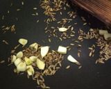 A picture of step 2 of Hare pyaaz ki sabji.