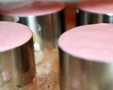 A picture of step 7 of Sig's Strawberry and Pistachio Cheesecakes.