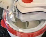 Foto del paso 2 de la receta: Helado cremoso de limón (en heladera)