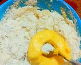 Foto langkah ke 2 dari resep Donat Maizena tower empuk, mumbul tanpa telur.
