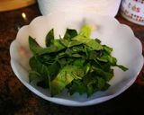 Foto del paso 2 de la receta: Ensalada de col lombarda con foie de pato y espinaca