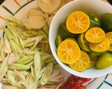 Hình bước làm 2 của món Chân gà ngâm sả tắc