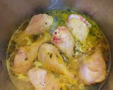 Foto del paso 13 de la receta: Muslos de pollo al curry madrás con azafrán infusionado