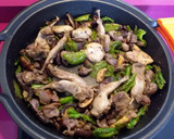 Foto del paso 4 de la receta: Arroz con codornices mollejas de pollo y setas shiitake