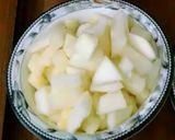 A picture of step 1 of Simple 2 fruit cream chaat.