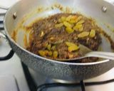 A picture of step 5 of Chikoo Halwa.