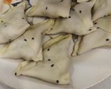 A picture of step 3 of Samosa.