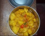 A picture of step 28 of Gujrati masala puri with aloo sabji.