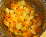 Zöldséges lazac répás krumplipürével recept fázis 2 fotója