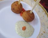 A picture of step 3 of Potatoes Ball pakoras.
