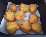 Foto del paso 2 de la receta: Buñuelos de merluza y gambas congeladas en Freidora de Aire