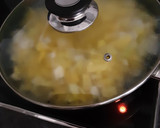 Foto del paso 2 de la receta: Tortilla de patatas con jamón serrano y trigueros