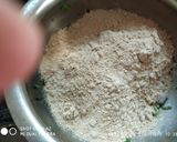A picture of step 2 of Methi Jowar roti.
