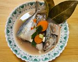 Foto langkah ke 5 dari resep Sop Ikan Kembung Segar (Tidak Amis).