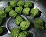 A picture of step 4 of Palak puri with raw banana Tikki masala.