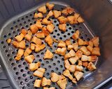 Hình bước làm 4 của món Bún riêu cua tóp mỡ