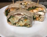 Tonhalas tortilla tekercsek recept fázis 3 fotója