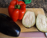 Foto del paso 1 de la receta: Berenjenas al horno con pollo y salchichón ibérico