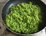 A picture of step 2 of Lilva kachori.