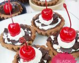 Foto langkah ke 7 dari resep Black Forest Egg Tart.